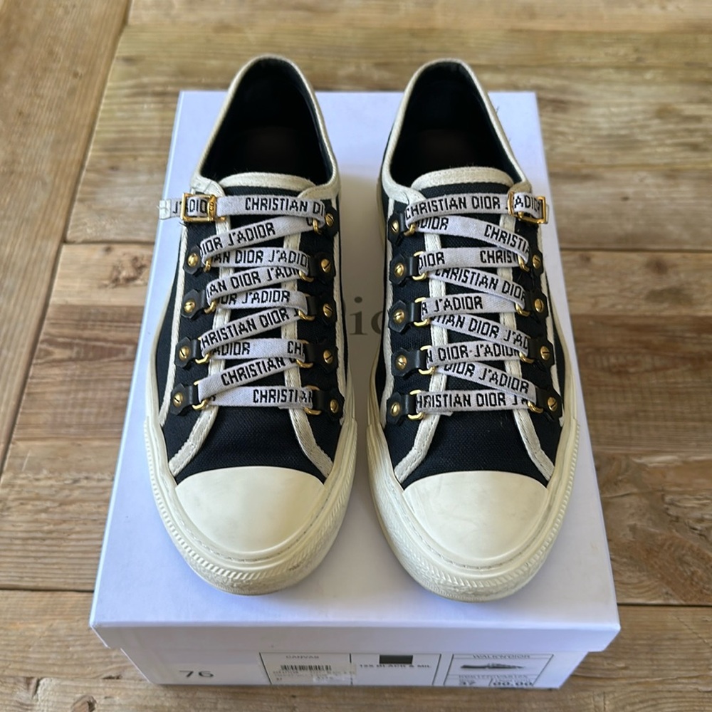 Dior Walk'n'Dior Sneaker / Trainers
Size 37 with original box retail $890